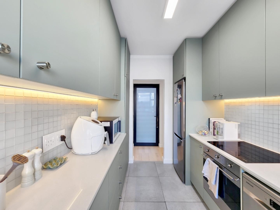 To Let 2 Bedroom Property for Rent in Sea Point Western Cape